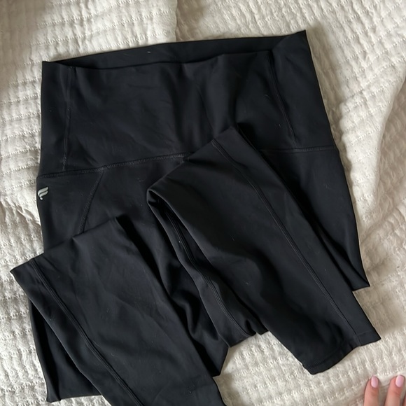 Fabletics Over the Belly Maternity Workout Leggings • M - Picture 3 of 5